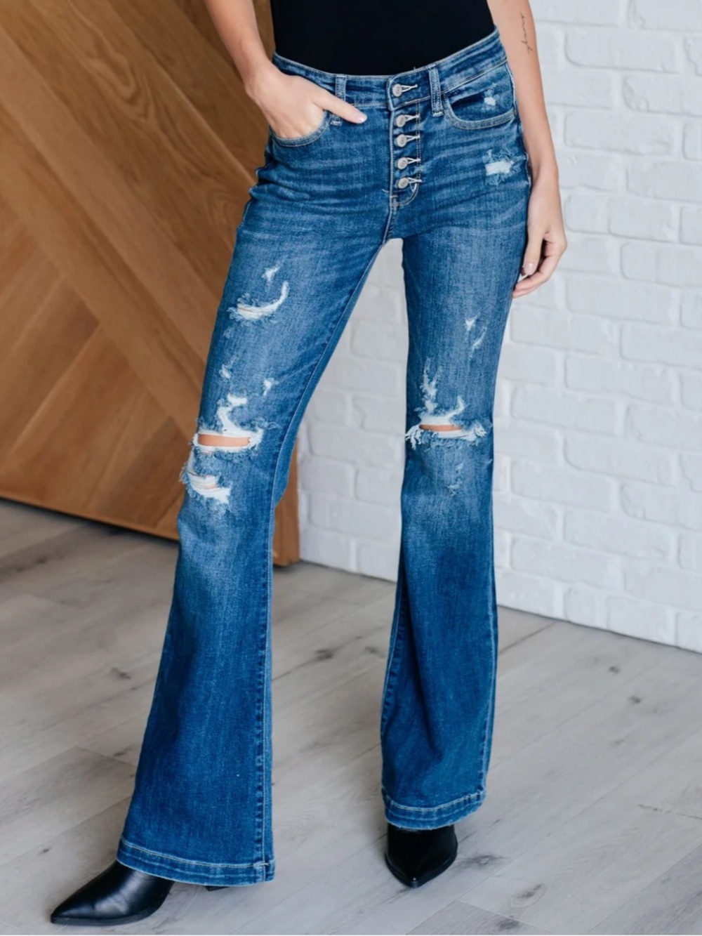 Judy Blue Trouser Flare Distressed Button Fly Stretch Jeans Size 5/27 - Picture 3 of 11